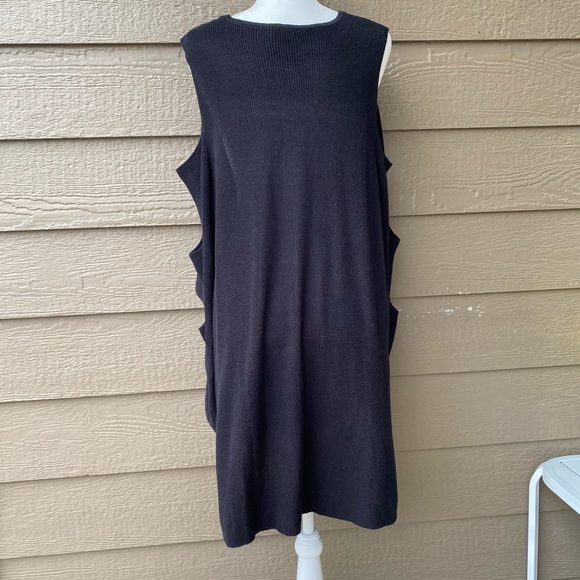 1. State Women's V-Neck Tunic/ Sweater with/ Cutout Sleeves - Black - Picture 6 of 13